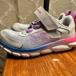 Toddler girls Under Armour Sneakers size 10.5
